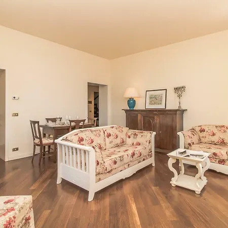アパート Apartment Anna Lake View In Griante, Lake Como *